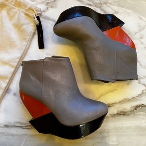 Finsk grey leather orange and brown wooden wedge booties, size 5.5